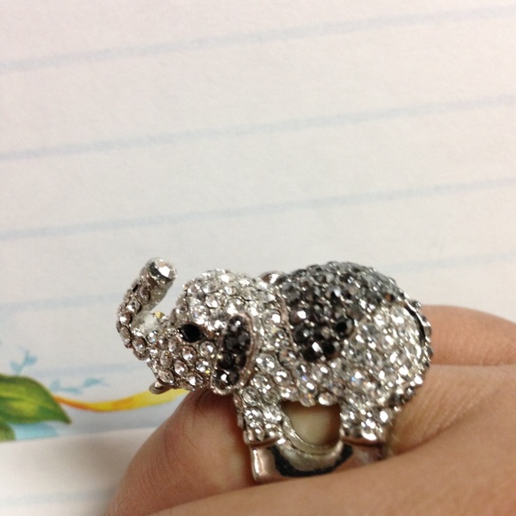 Natasha Silver 'Good Luck' Elephant Ring - Picture 7 of 8